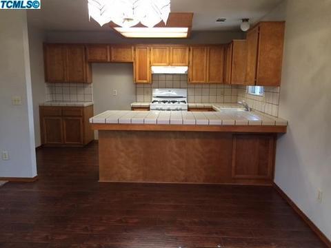 1647 E Cypress Ave, Tulare, CA 93274 photo 5
