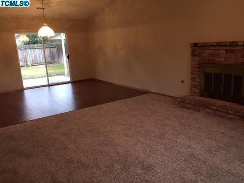 1647 E Cypress Ave, Tulare, CA 93274 photo 3