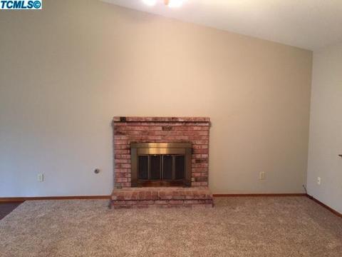 1647 E Cypress Ave, Tulare, CA 93274 photo 15