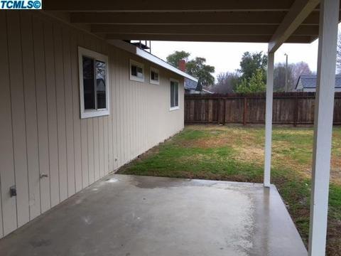 1647 E Cypress Ave, Tulare, CA 93274 photo 17