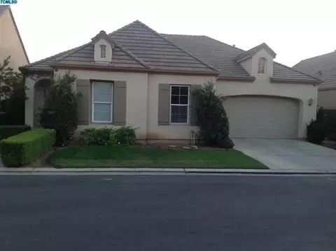 24 W Everglade Ave, Clovis, CA 93619 photo 1
