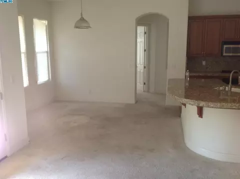 24 W Everglade Ave, Clovis, CA 93619 photo 6