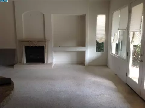 24 W Everglade Ave, Clovis, CA 93619 photo 5