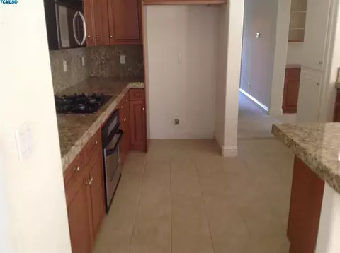 24 W Everglade Ave, Clovis, CA 93619 photo 9