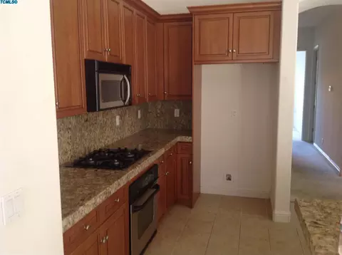 24 W Everglade Ave, Clovis, CA 93619 photo 8