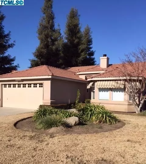 1610 E Dorothea, Visalia, CA 93292 photo 2