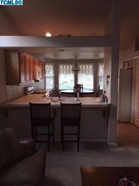1610 E Dorothea, Visalia, CA 93292 photo 5
