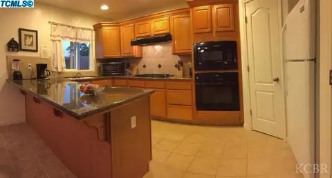 1102 Tranquility Cir, Lemoore, CA 93245 photo 3