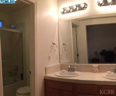1102 Tranquility Cir, Lemoore, CA 93245 photo 8