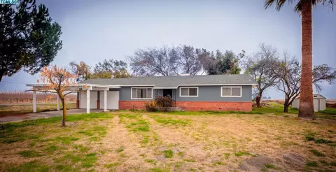 6742 24th Ave, Lemoore, CA 93245 photo 1