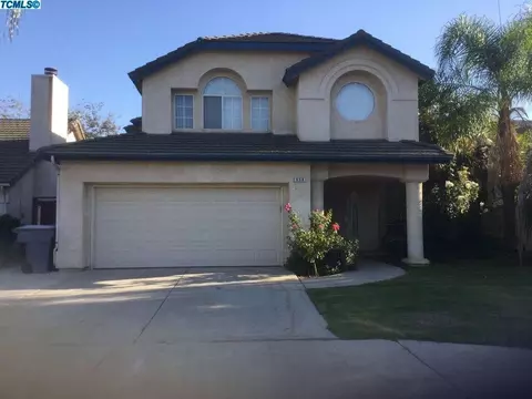 958 Ramona Ave, Clovis, CA 93612 photo 1