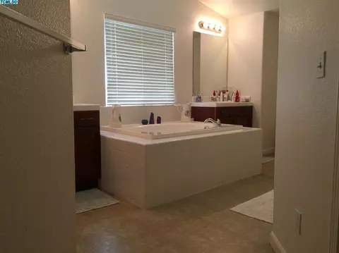 2349 Jacques, Visalia, CA 93277 photo 7