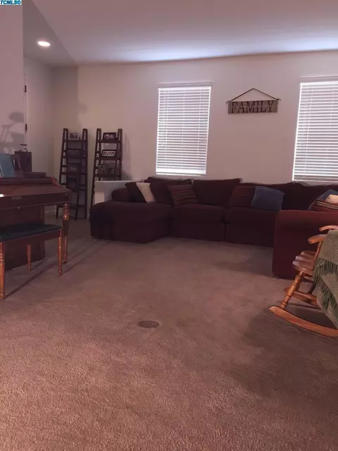 2349 Jacques, Visalia, CA 93277 photo 6