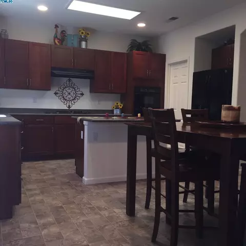 2349 Jacques, Visalia, CA 93277 photo 4