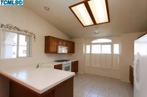 123 E Aspen Dr, Reedley, CA 93654 photo 8
