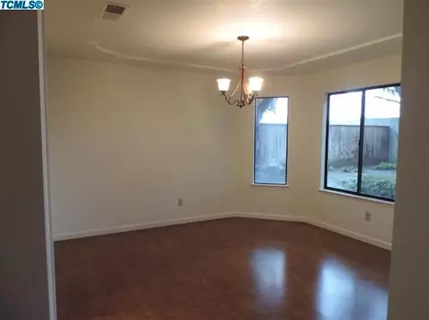 486 Gateway Ave, Clovis, CA 93612 photo 6