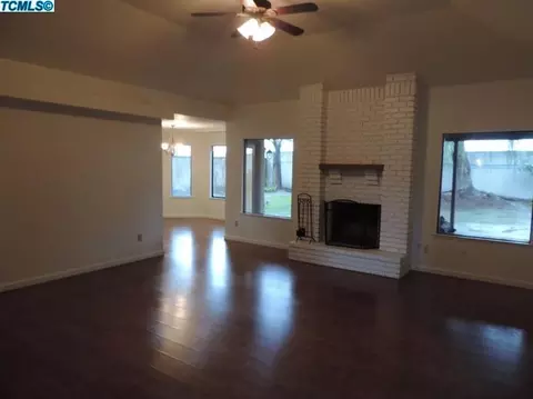 486 Gateway Ave, Clovis, CA 93612 photo 5