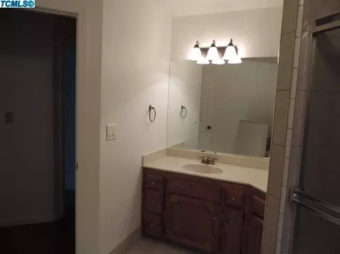 486 Gateway Ave, Clovis, CA 93612 photo 8