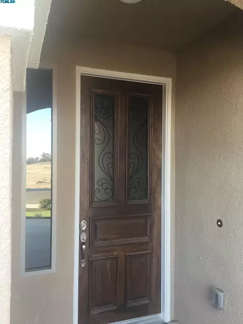 3087 Windmill Ct, Tulare, CA 93274 photo 3
