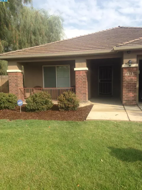 4238 E Vassar Ave, Visalia, CA 93292 photo 2