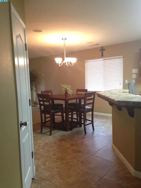 4238 E Vassar Ave, Visalia, CA 93292 photo 8