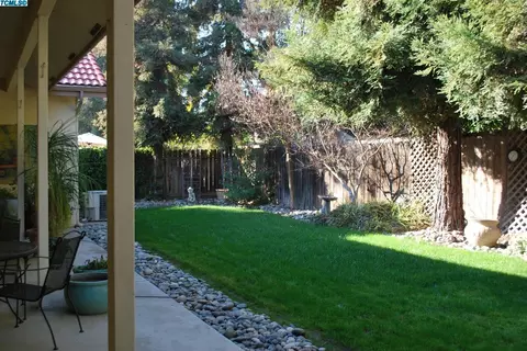 2818 E Laura Ct, Visalia, CA 93292 photo 29