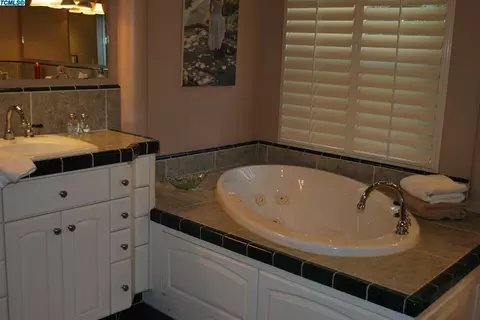 2818 E Laura Ct, Visalia, CA 93292 photo 24