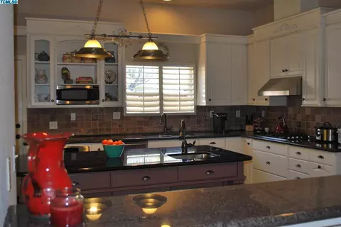 2818 E Laura Ct, Visalia, CA 93292 photo 13