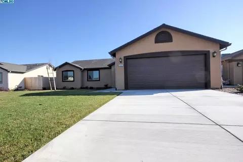 683 Blossom Ct, Exeter, CA 93221 photo 2