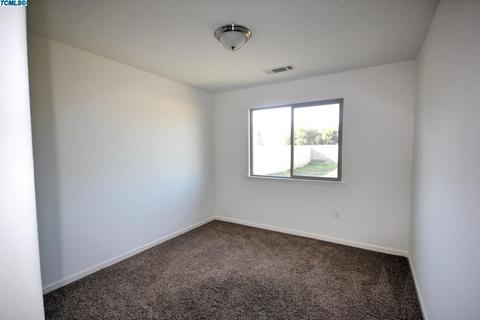 674 Blossom Ct, Exeter, CA 93221 photo 10