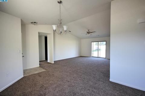 674 Blossom Ct, Exeter, CA 93221 photo 4