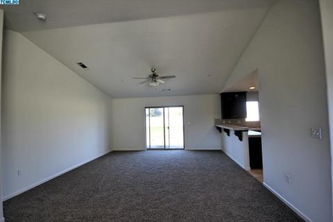674 Blossom Ct, Exeter, CA 93221 photo 5