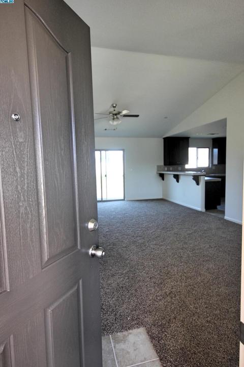 674 Blossom Ct, Exeter, CA 93221 photo 3