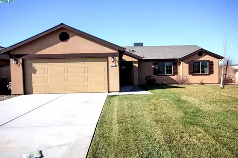 678 Blossom Ct, Exeter, CA 93221 photo 2