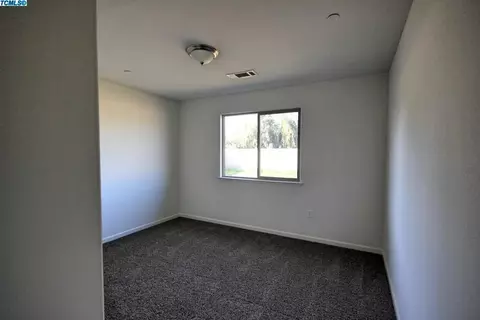 678 Blossom Ct, Exeter, CA 93221 photo 9