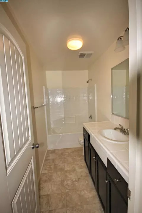 678 Blossom Ct, Exeter, CA 93221 photo 8