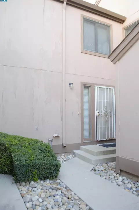 4820 Westgate, Visalia, CA 93277 photo 2