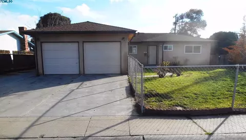 541 E Cypress Ave, Visalia, CA 93292 photo 1