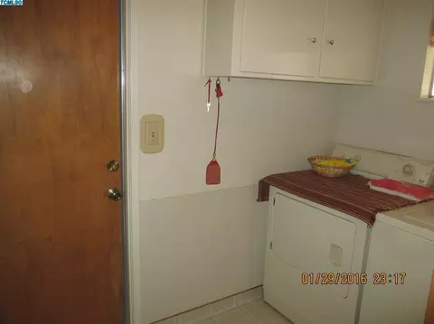 821 E Pleasant Ave, Tulare, CA 93274 photo 18