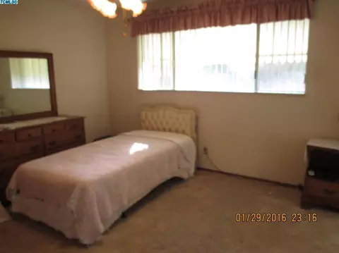 821 E Pleasant Ave, Tulare, CA 93274 photo 16