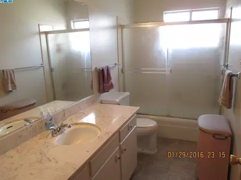 821 E Pleasant Ave, Tulare, CA 93274 photo 12
