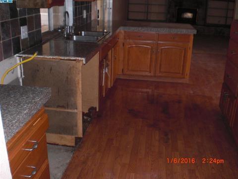 460 Orangewood Dr, Lemoore, CA 93245 photo 3