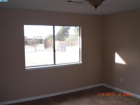 460 Orangewood Dr, Lemoore, CA 93245 photo 7
