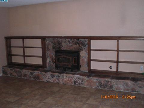 460 Orangewood Dr, Lemoore, CA 93245 photo 4