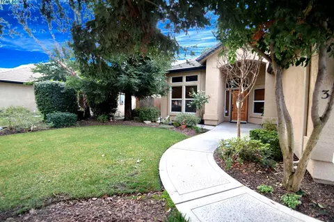 3449 E Howard Ct, Visalia, CA 93292 photo 1