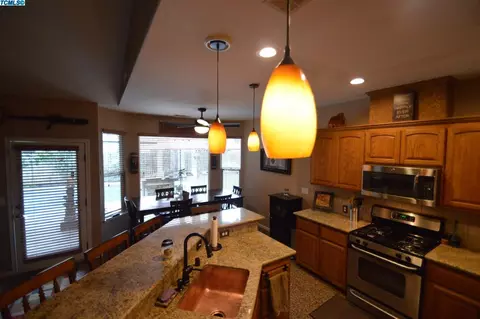 3449 E Howard Ct, Visalia, CA 93292 photo 11