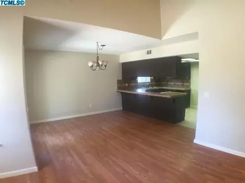 1428 E Ferguson Ct, Visalia, CA 93292 photo 6