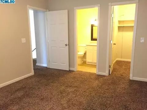 1428 E Ferguson Ct, Visalia, CA 93292 photo 4