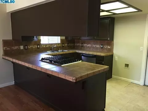 1428 E Ferguson Ct, Visalia, CA 93292 photo 7