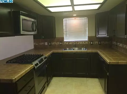 1428 E Ferguson Ct, Visalia, CA 93292 photo 8